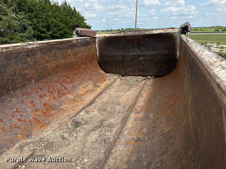 image for item NL9801 1992 Reliance  transfer trailer