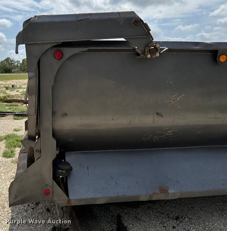 image for item NL9801 1992 Reliance  transfer trailer