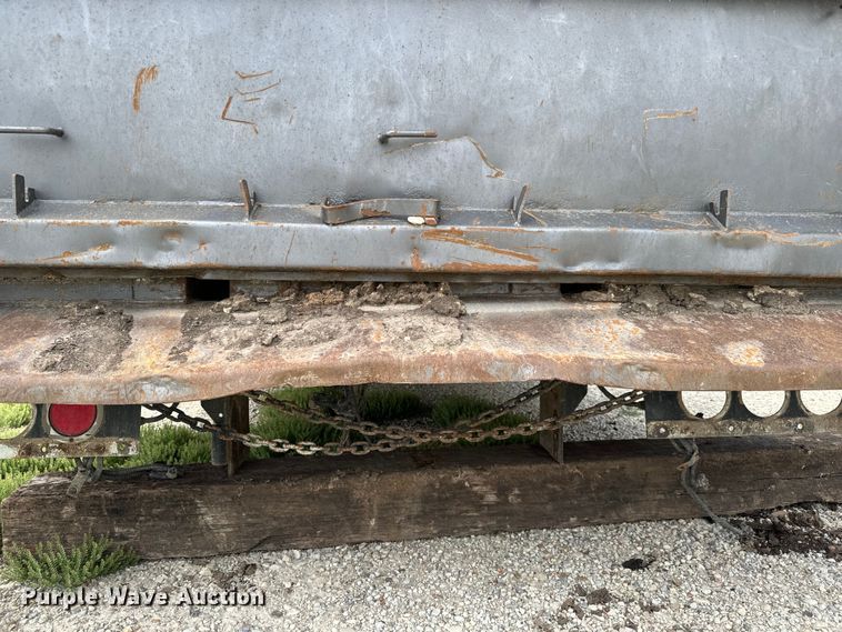 image for item NL9801 1992 Reliance  transfer trailer