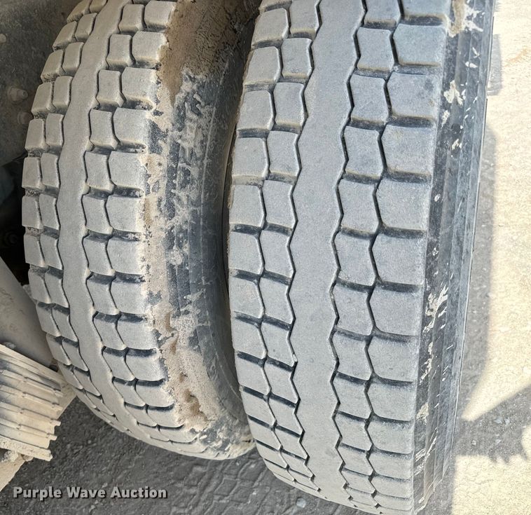 image for item NL9802 2005 Sterling  L9500 ready mix truck