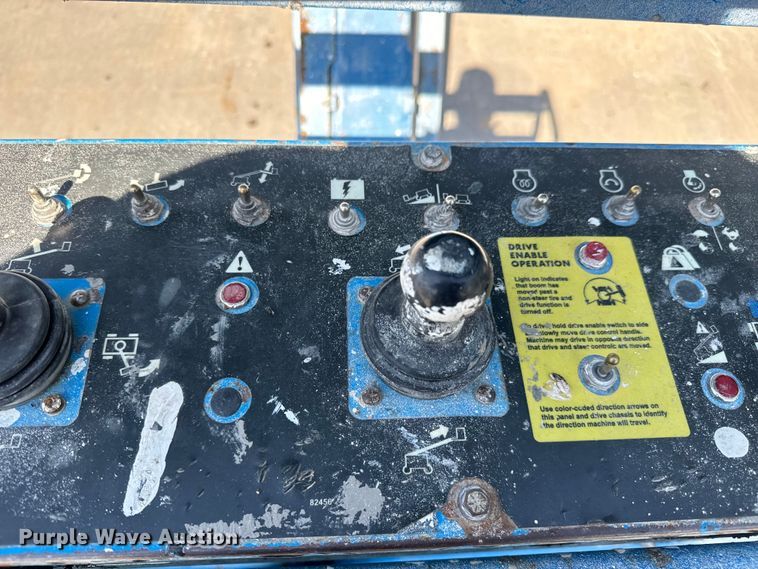 image for item NL9816 2007 Genie S-65 boom lift