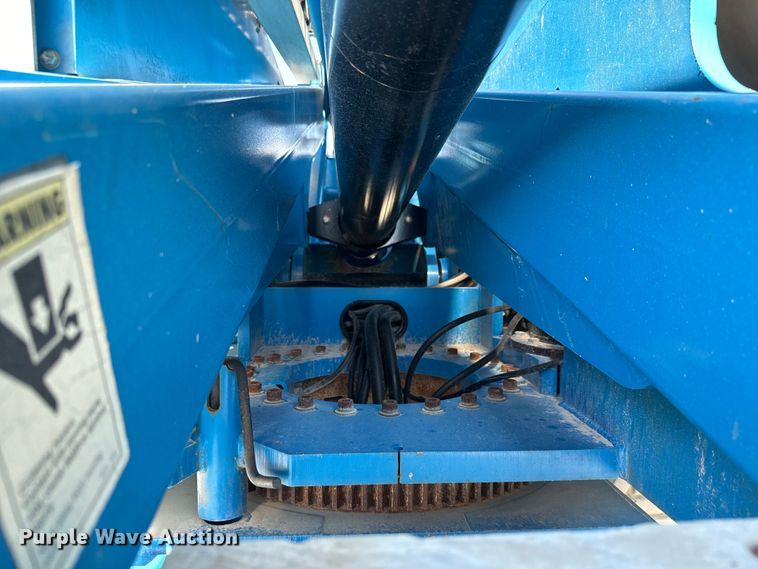 image for item NL9816 2007 Genie S-65 boom lift