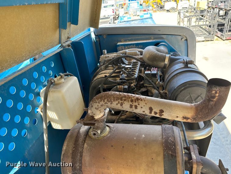 image for item NL9816 2007 Genie S-65 boom lift