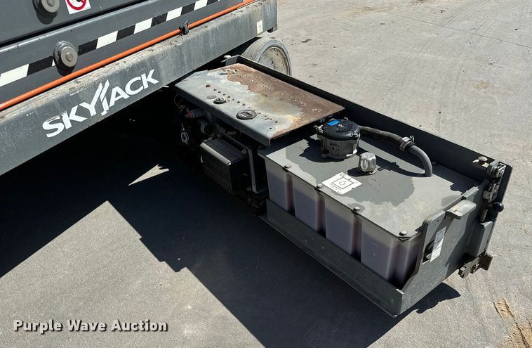 image for item NL9818 2020 Skyjack SJ III4626 scissor lift