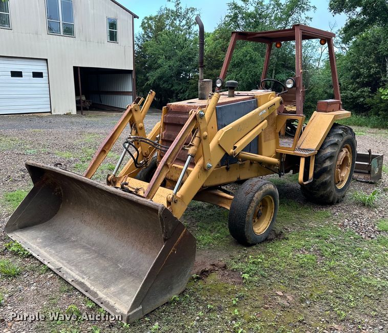 image for item NR9874 1990 Case 480F landscape tractor