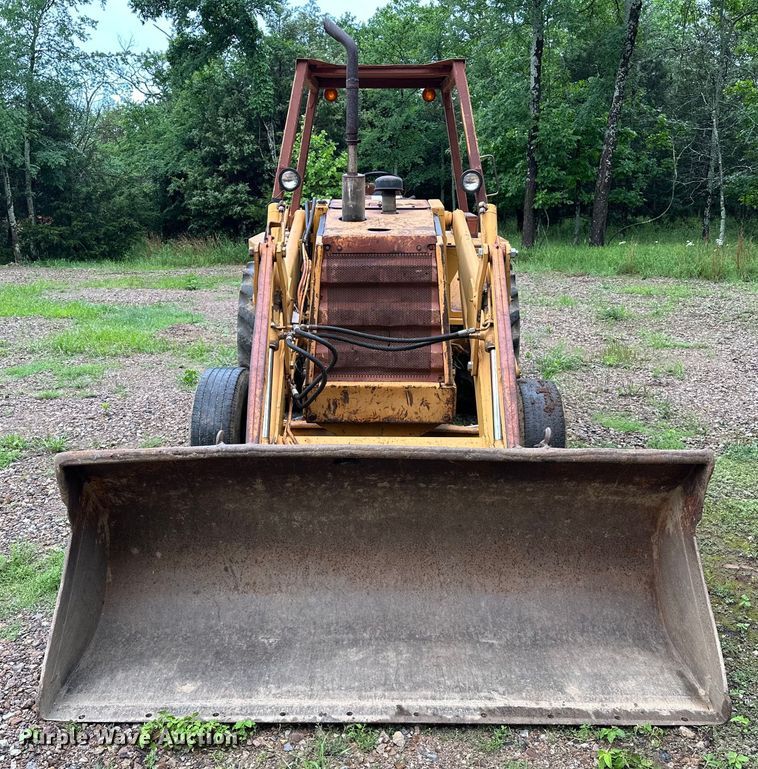 image for item NR9874 1990 Case 480F landscape tractor