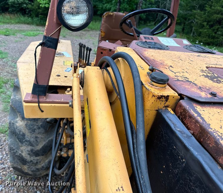 image for item NR9874 1990 Case 480F landscape tractor