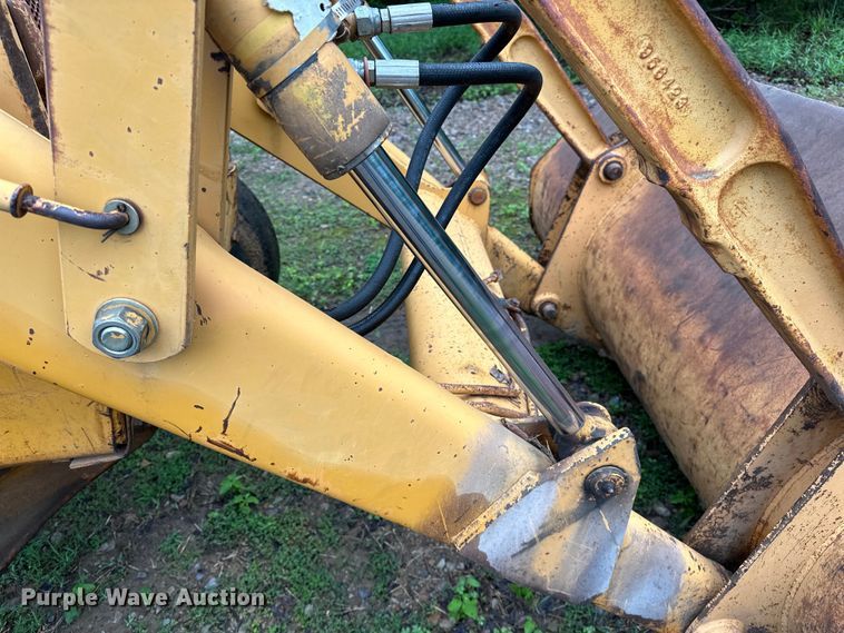 image for item NR9874 1990 Case 480F landscape tractor