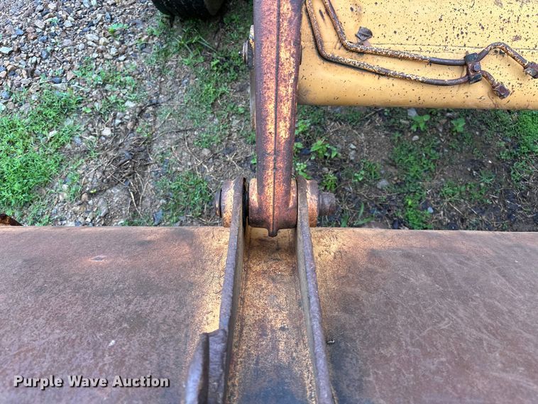 image for item NR9874 1990 Case 480F landscape tractor