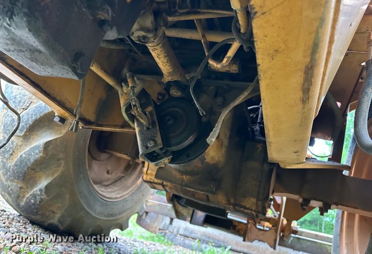 image for item NR9874 1990 Case 480F landscape tractor