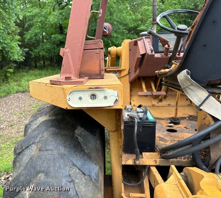 image for item NR9874 1990 Case 480F landscape tractor