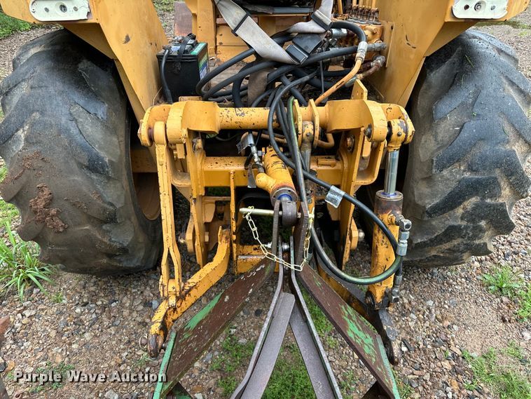 image for item NR9874 1990 Case 480F landscape tractor