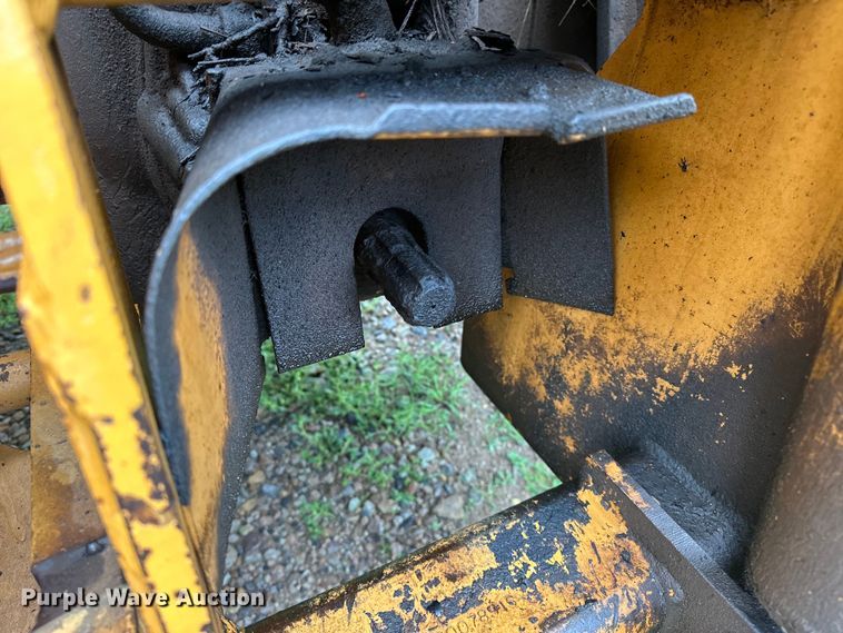 image for item NR9874 1990 Case 480F landscape tractor