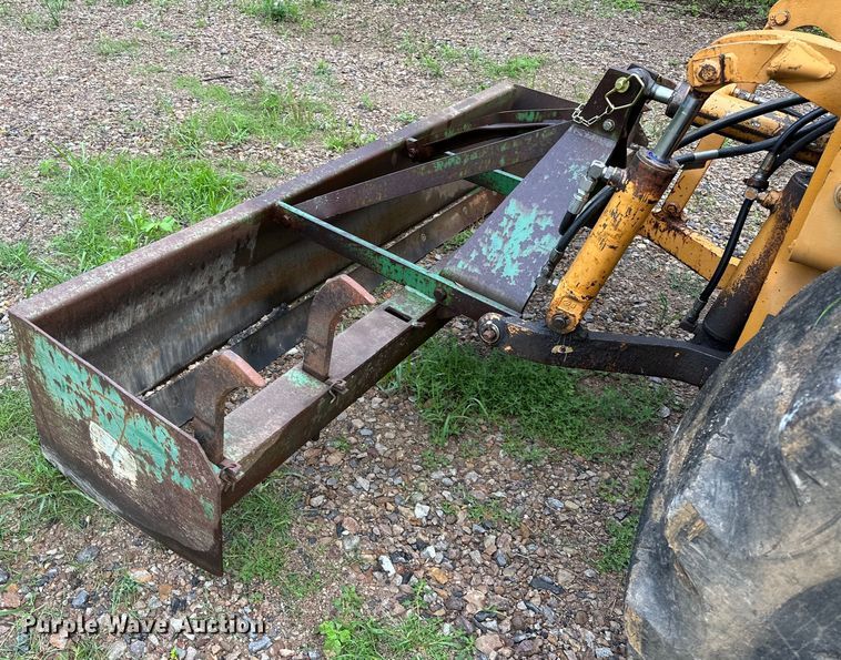 image for item NR9874 1990 Case 480F landscape tractor