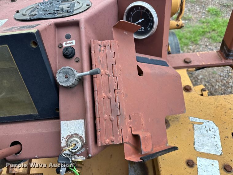 image for item NR9874 1990 Case 480F landscape tractor