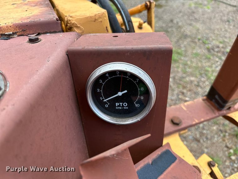 image for item NR9874 1990 Case 480F landscape tractor