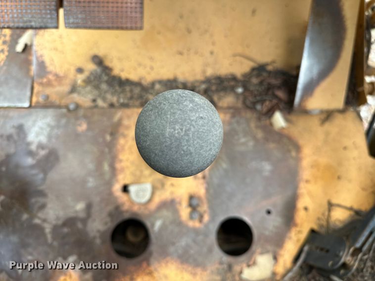 image for item NR9874 1990 Case 480F landscape tractor