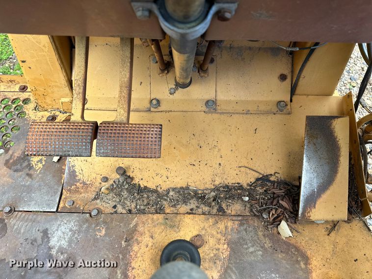 image for item NR9874 1990 Case 480F landscape tractor