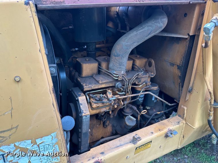 image for item NR9874 1990 Case 480F landscape tractor