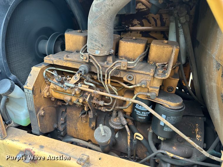 image for item NR9874 1990 Case 480F landscape tractor