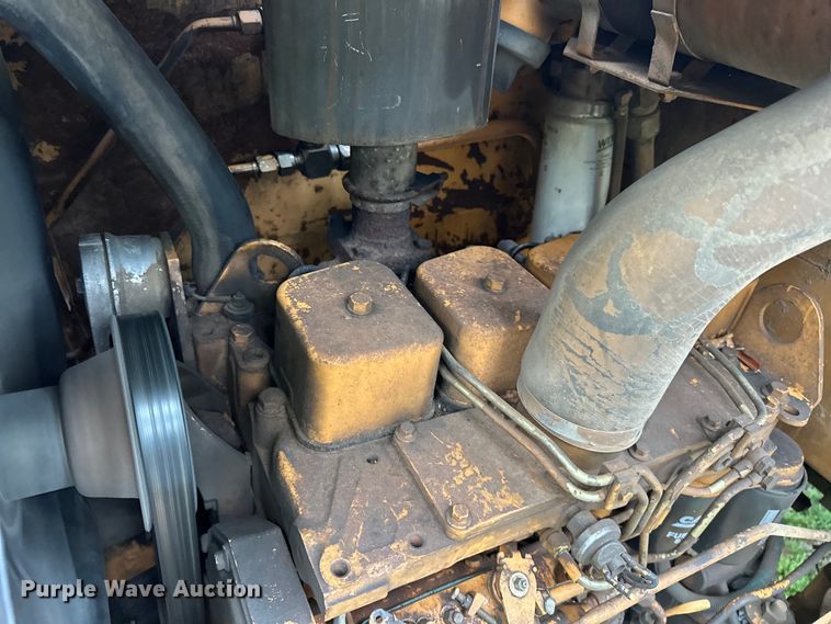 image for item NR9874 1990 Case 480F landscape tractor