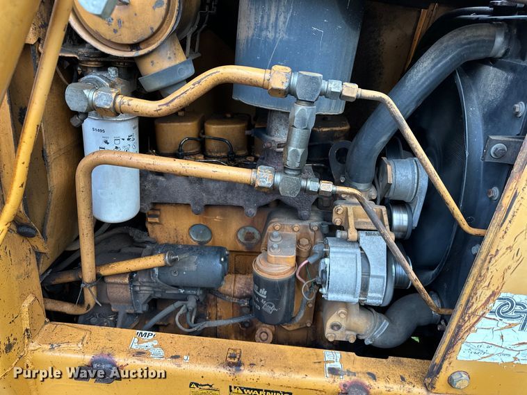 image for item NR9874 1990 Case 480F landscape tractor