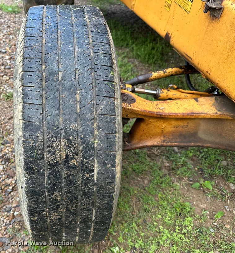 image for item NR9874 1990 Case 480F landscape tractor