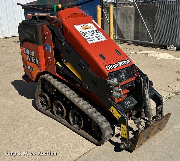 image for item NT9191 2022 Ditch Witch SK600 compact utility loader