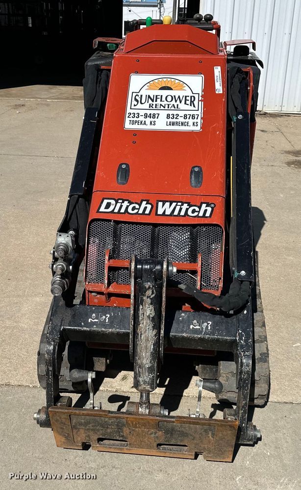 image for item NT9191 2022 Ditch Witch SK600 compact utility loader