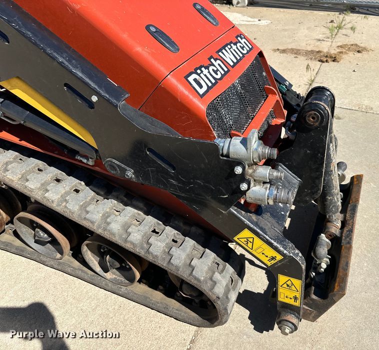 image for item NT9191 2022 Ditch Witch SK600 compact utility loader