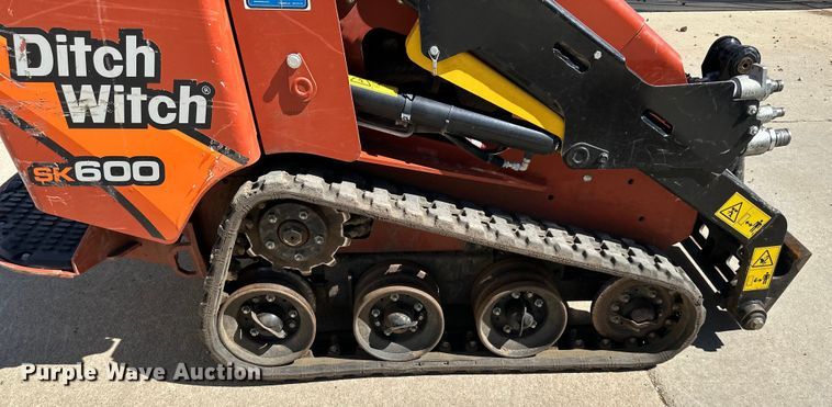 image for item NT9191 2022 Ditch Witch SK600 compact utility loader