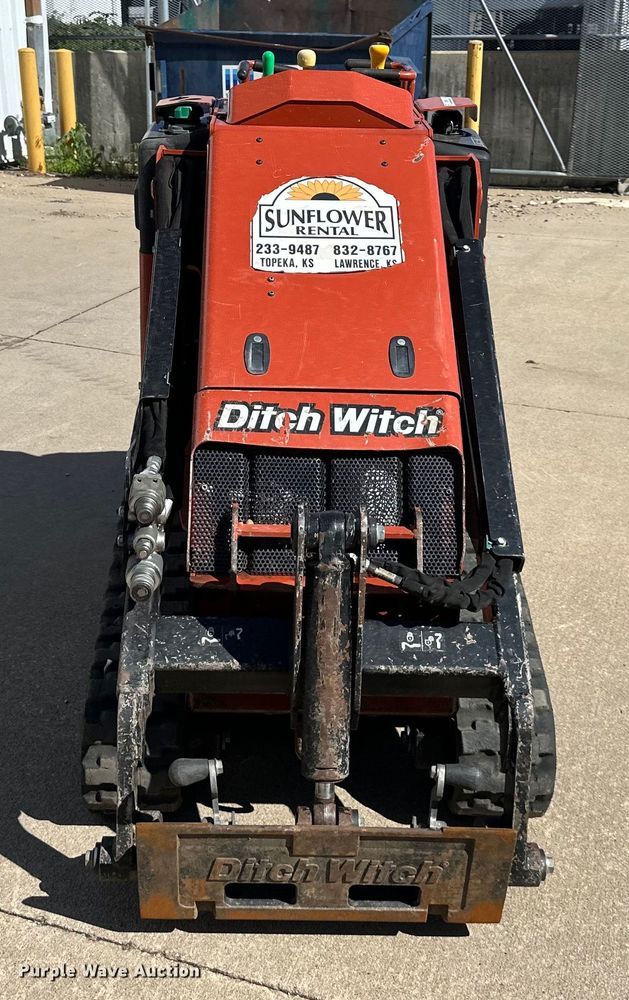 image for item NT9192 2021 Ditch Witch SK600 compact utility loader