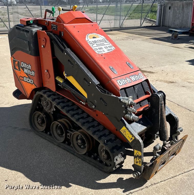image for item NT9192 2021 Ditch Witch SK600 compact utility loader