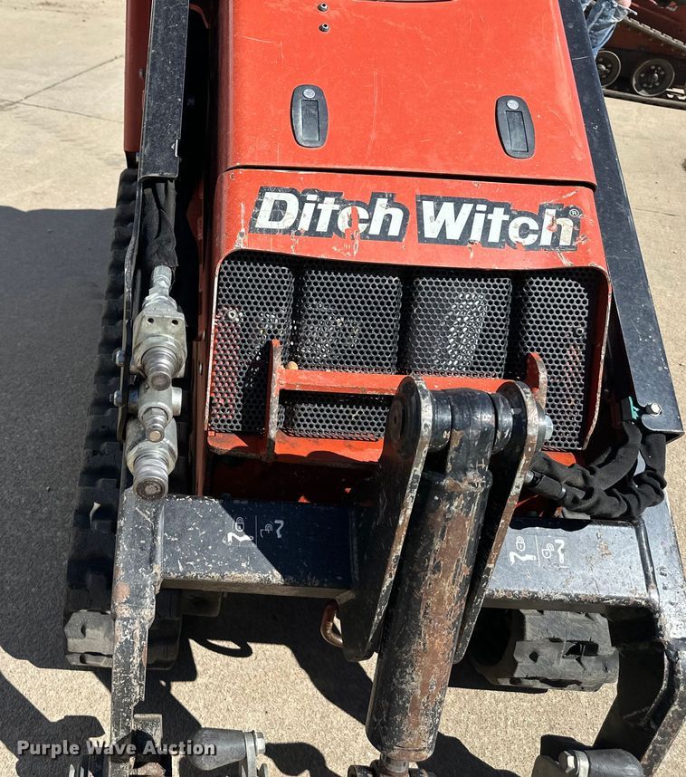 image for item NT9192 2021 Ditch Witch SK600 compact utility loader
