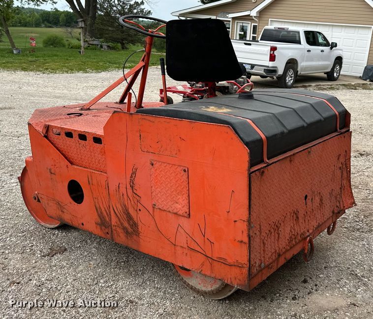 image for item NT9199 Rosco Vibrapack  double drum roller