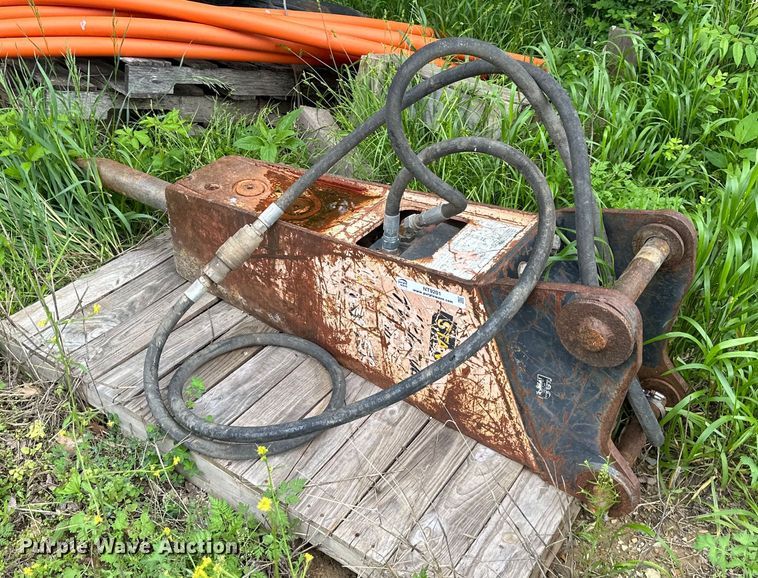 image for item NT9201 Stanley  MB656 breaker