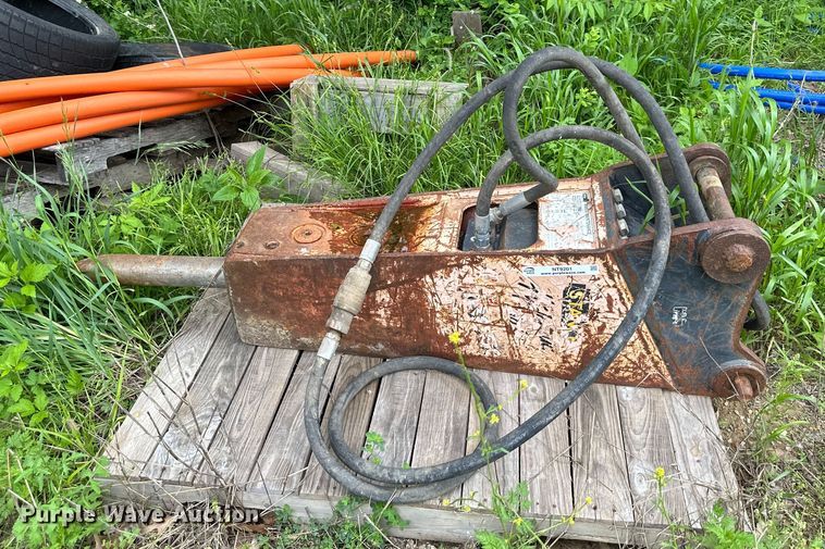 image for item NT9201 Stanley  MB656 breaker