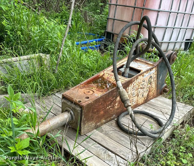 image for item NT9201 Stanley  MB656 breaker