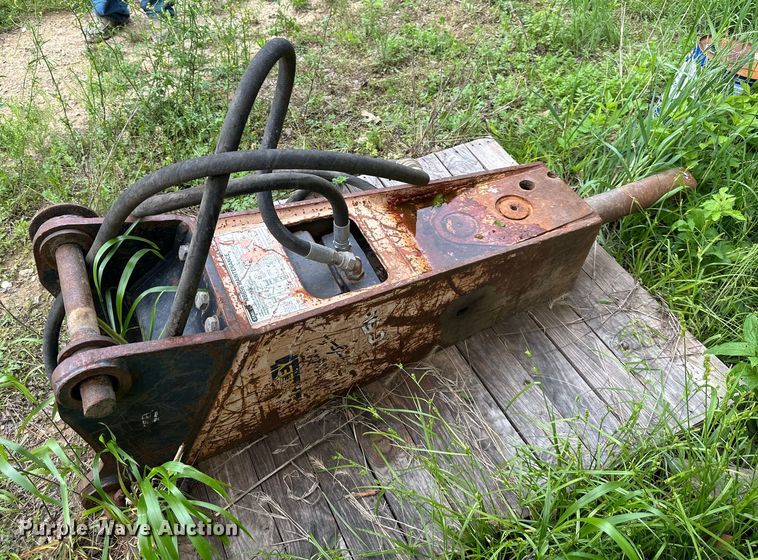 image for item NT9201 Stanley  MB656 breaker