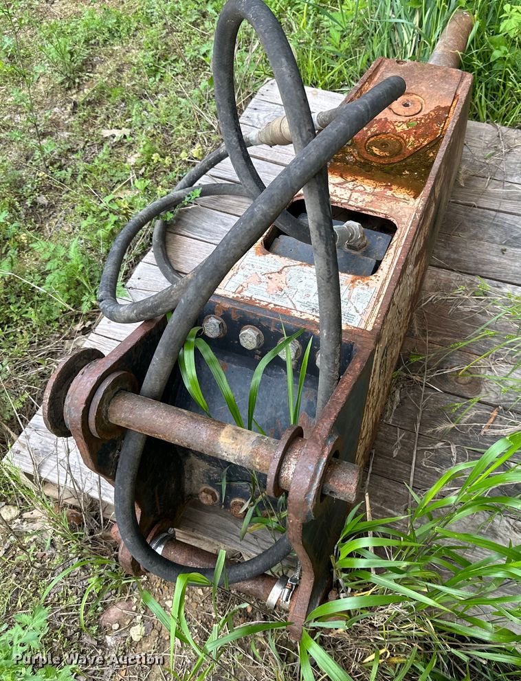 image for item NT9201 Stanley  MB656 breaker