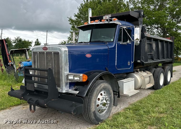 image for item NT9224 2001 Peterbilt  379 dump truck