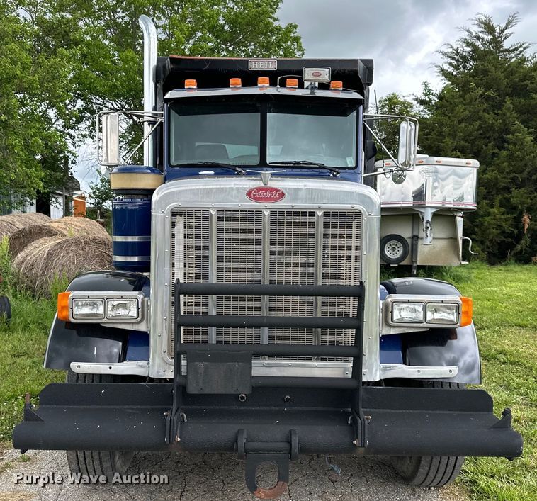 image for item NT9224 2001 Peterbilt  379 dump truck