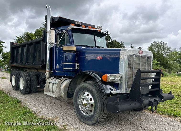 image for item NT9224 2001 Peterbilt  379 dump truck