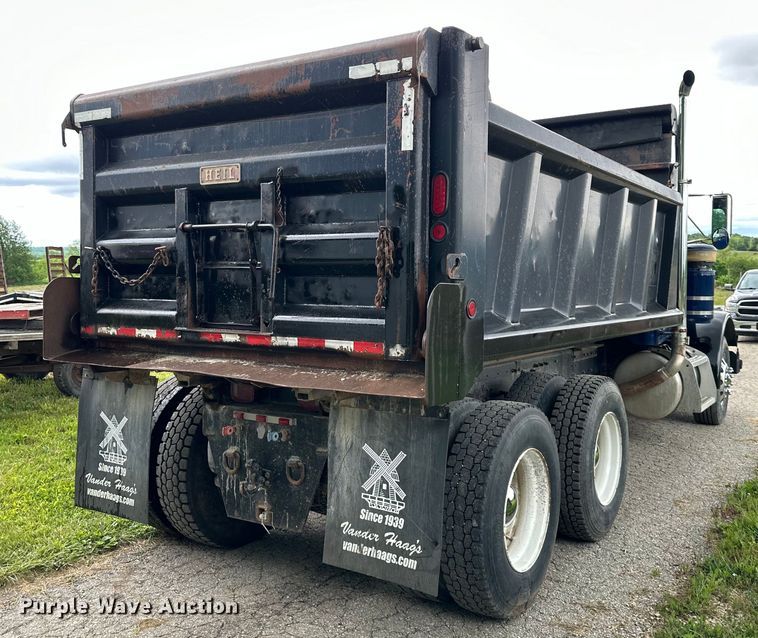 image for item NT9224 2001 Peterbilt  379 dump truck