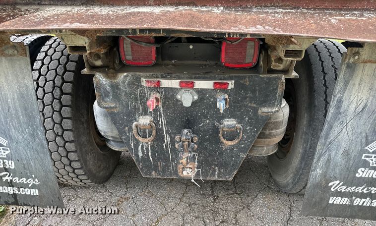 image for item NT9224 2001 Peterbilt  379 dump truck