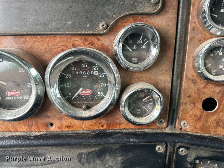 image for item NT9224 2001 Peterbilt  379 dump truck