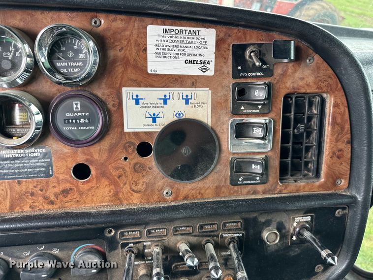 image for item NT9224 2001 Peterbilt  379 dump truck