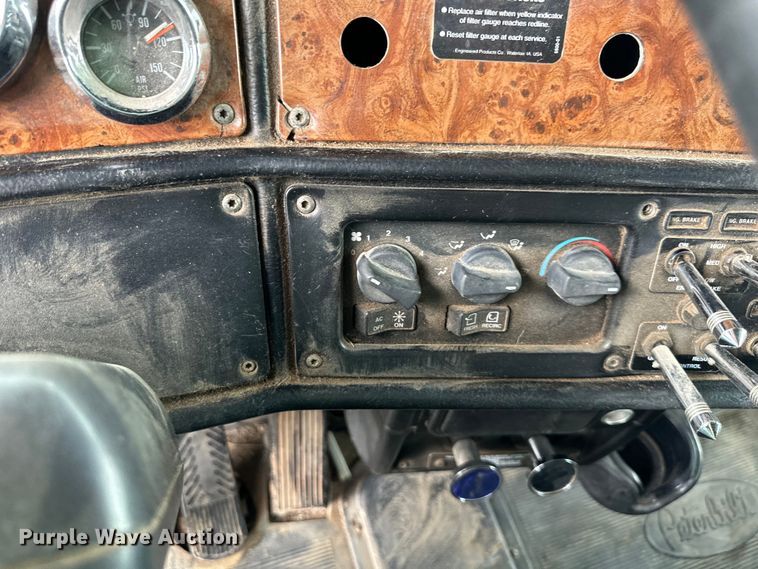 image for item NT9224 2001 Peterbilt  379 dump truck