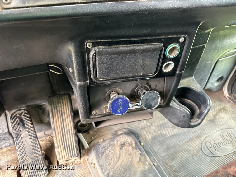 image for item NT9224 2001 Peterbilt  379 dump truck