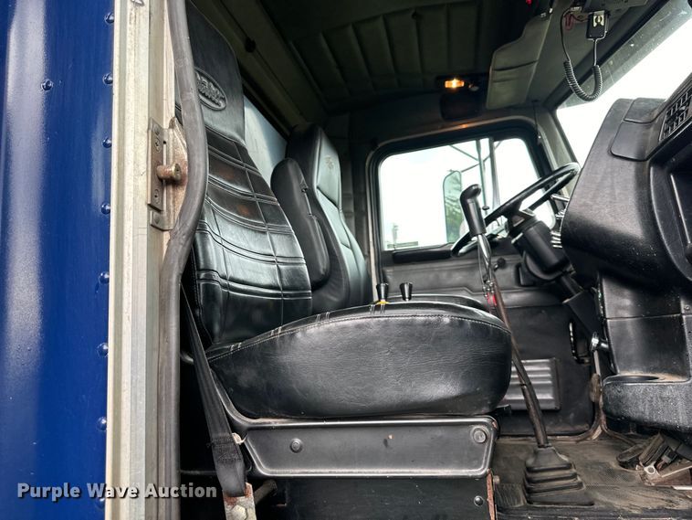 image for item NT9224 2001 Peterbilt  379 dump truck